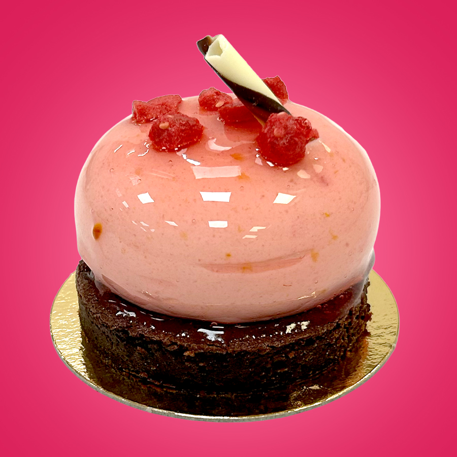 Toppenbagar'n product photography of a raspberry dessert